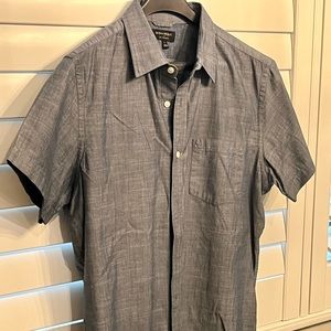 Short sleeve button up
